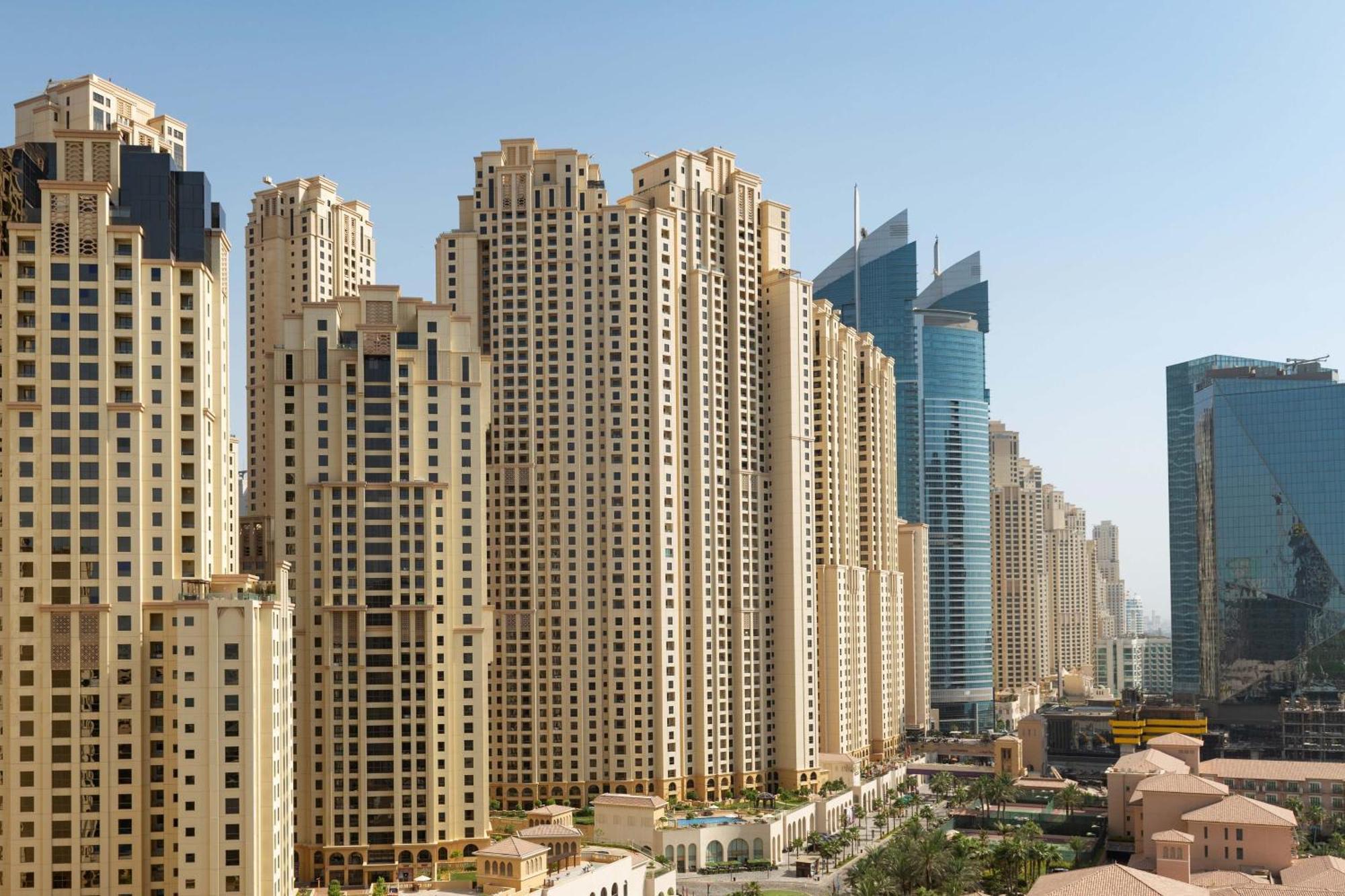 Le Royal Meridien Beach Resort & Spa Dubái Exterior foto Residential buildings in Dubai