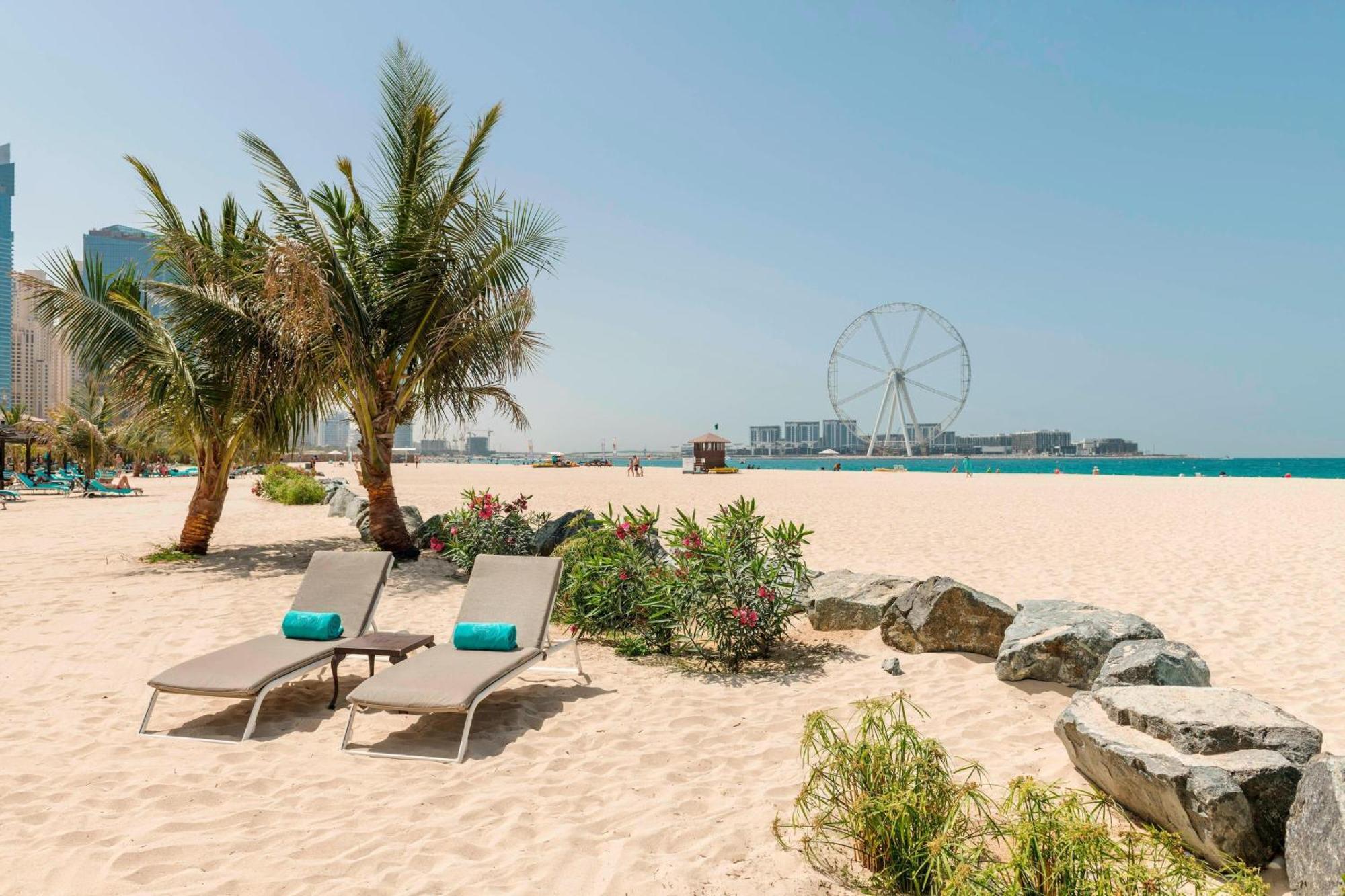 Le Royal Meridien Beach Resort & Spa Dubái Exterior foto Beach at Jumeirah Beach Hotel