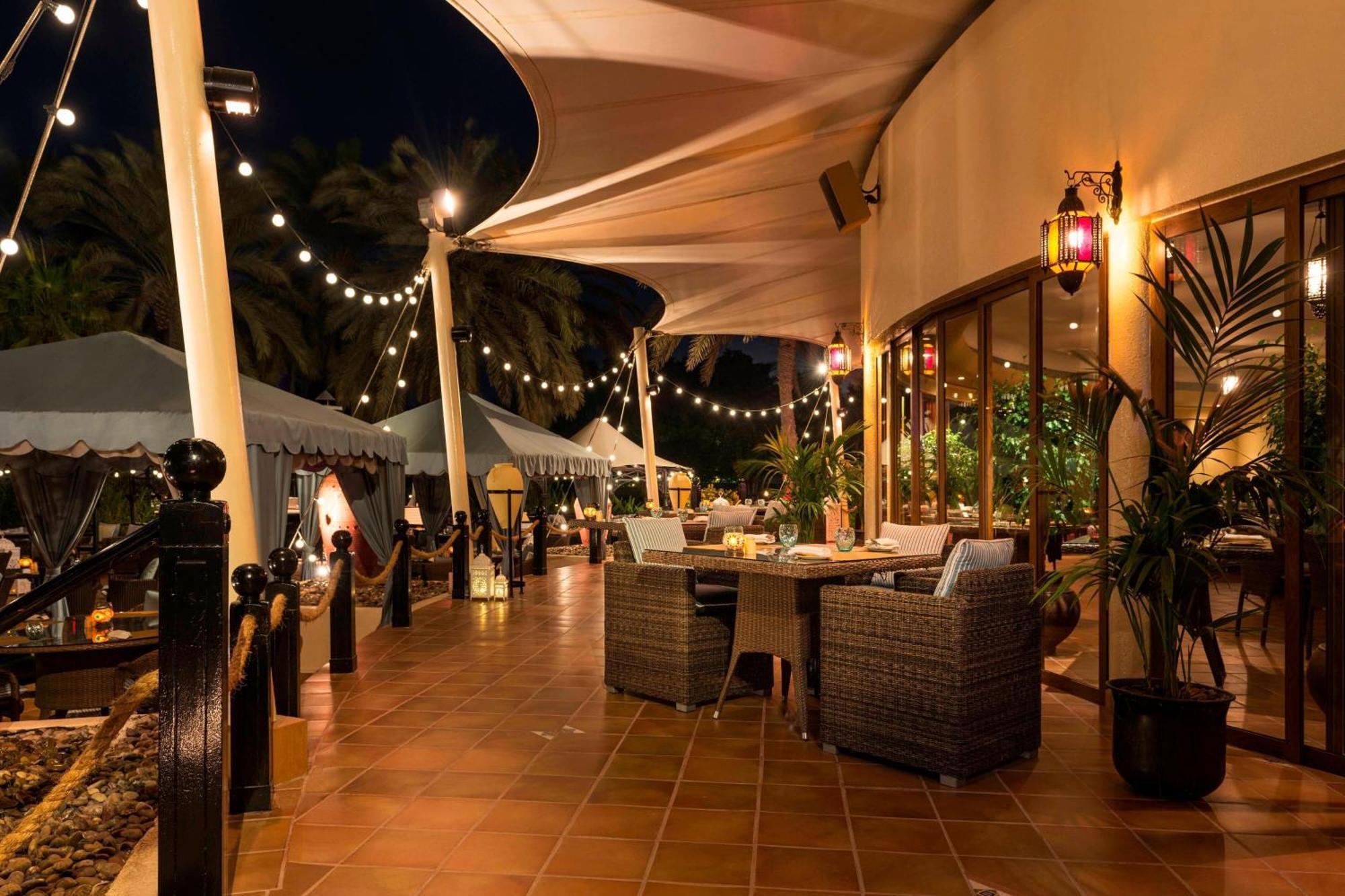 Le Royal Meridien Beach Resort & Spa Dubái Exterior foto The Palace Downtown