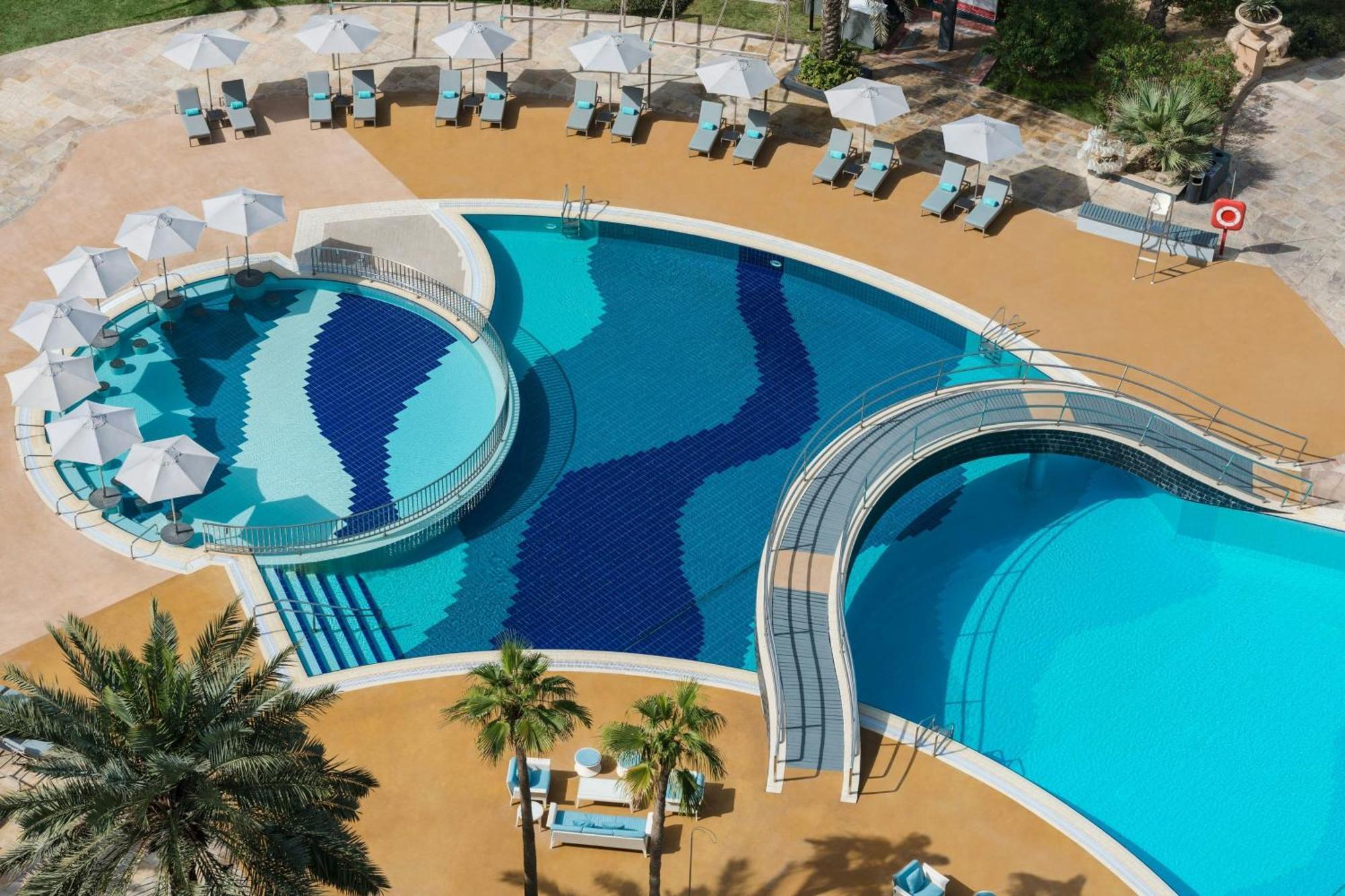 Le Royal Meridien Beach Resort & Spa Dubái Exterior foto